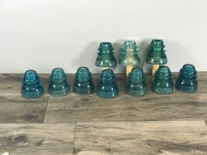 lot 356 image: Lot of 10 Vintage Glass Insulators