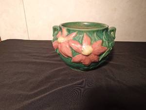 lot 174 image: Roseville Jardinire planter #667-4