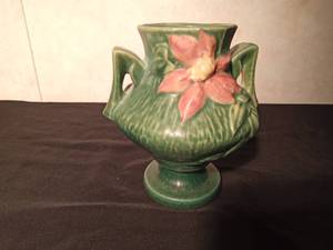 lot 176 image: Roseville vase #188
