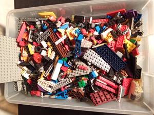 lot 194 image: Tote of Legos