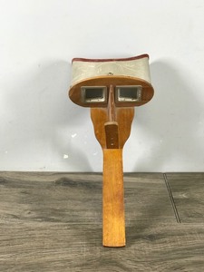 lot 378 image: Vintage Antique Stereoscope Viewer Wood with Metal - Universal Photo Artco - Naperville, ILL
