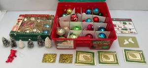 lot 96 image: Misc. Vintage Christmas Ornaments & More