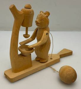 lot 36 image: Vintage Hand Carved Wooden German Bear Toy