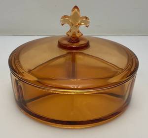 lot 44 image: 1920s Fostoria Fluer De Lis Amber Divided Candy Dish Covered Vintage