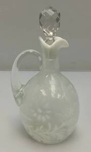 lot 65 image: Vintage FENTON Daisy And Fern Opalescent Clear Glass Cruet