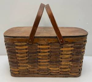 lot 71 image: 1920s-30s HAWKEYE Refridgerator Picnic Basket (SUPER COOL)