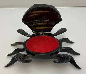 lot 218 image: Hand Carved Wooden Crab Trinket Box