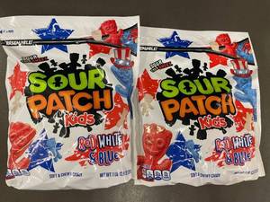 lot 94 image: DE 5 - Sour Patch Kids Red White & Blue 2-Pack - Soft & Chewy Candy Bags (1 lb 12.8 oz each)