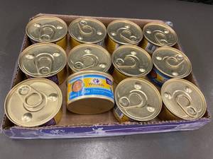 lot 292 image: Trol - Wellness Pt Chicken & Herring Dinner Smooth Loaf Cat Food Grain Free 12-Pack