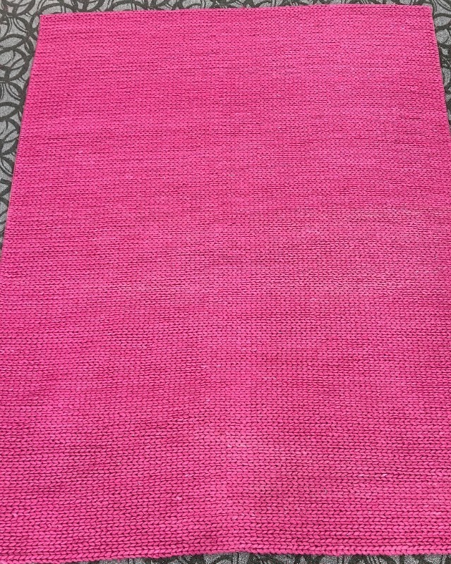 lot 511 image: Rug Mat - Pink Braided Knit Floor Rug for Living Room & Entryway 8 X 10