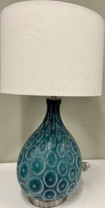 lot 129 image: Turquoise Teardrop Art Glass Table Lamp & White Shade