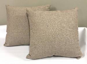 lot 304 image: Pair of Accent Pillows  - Neutral Beige