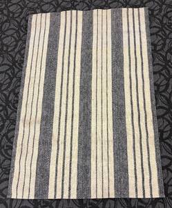 lot 520 image: Surya Titan Rug