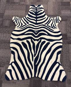 lot 522 image: Zebra Print Rug Navy & Cream