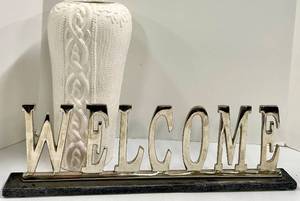 lot 653 image: White Ceramic Vase with Embossed Rope Pattern - Decorative Home Accent Welcom Sign