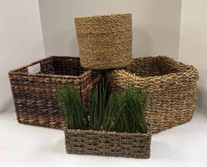 lot 679 image: Woven Basket Set w Faux Greenery
