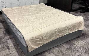 lot 422 image: Home Design Twin Comforter