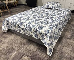 lot 451 image: Bee & Willow King Comforter - Floral Blue & White Print