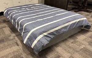 lot 454 image: Tommy Hilfiger Queen Striped Duvet Cover - Denim Blue with White Stripes