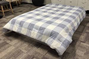 lot 457 image: Tommy Hilfiger Queen Comforter - Light Blue & White Checkered Pattern