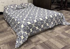lot 466 image: Tahari Home King Comforter & 2 Shams