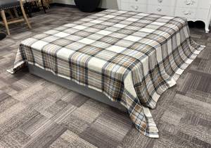 lot 476 image: Pottery Barn Plaid Throw Blanket