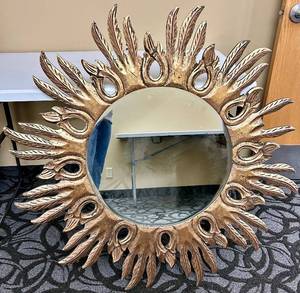lot 752 image: Sunburst Mirror - Gold Leaf Finish, Round Wall Decor