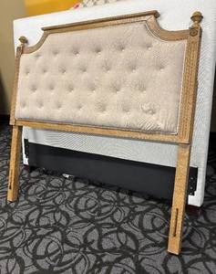 lot 806 image: Safavieh Full-Size Headboard - Tufted Beige Upholstery