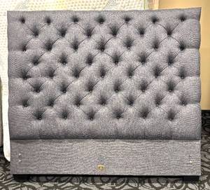 lot 837 image: Parker House Headboard - Gray Tufted Upholstered