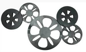 lot 280 image: Metal Wall Decor Discs & Circular Flower Cutouts Set of 5, 13 x 22 in