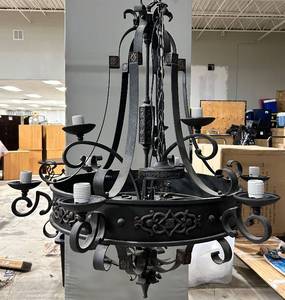 lot 1019 image: Black Wrought Iron 8-Light Chandelier - 26 x 20