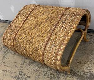 lot 978 image: Rattan Ottoman  - Natural Woven Barrel Footstool