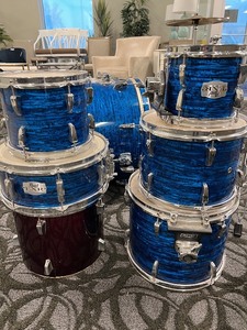 lot 541 image: Pearl 5-Piece Drum Set - Blue Sparkle & Zildjian Cymbals