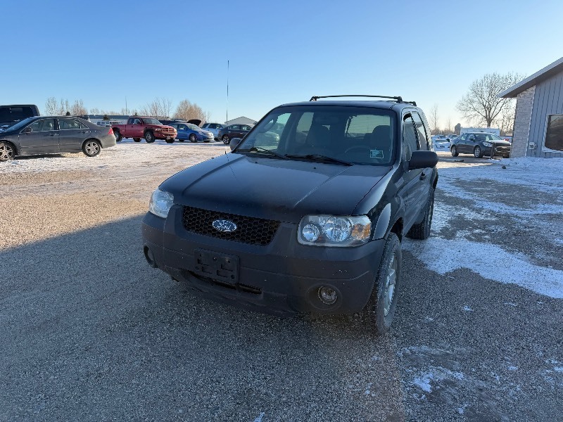 lot 13 image: 2006 Ford Escape 4WD