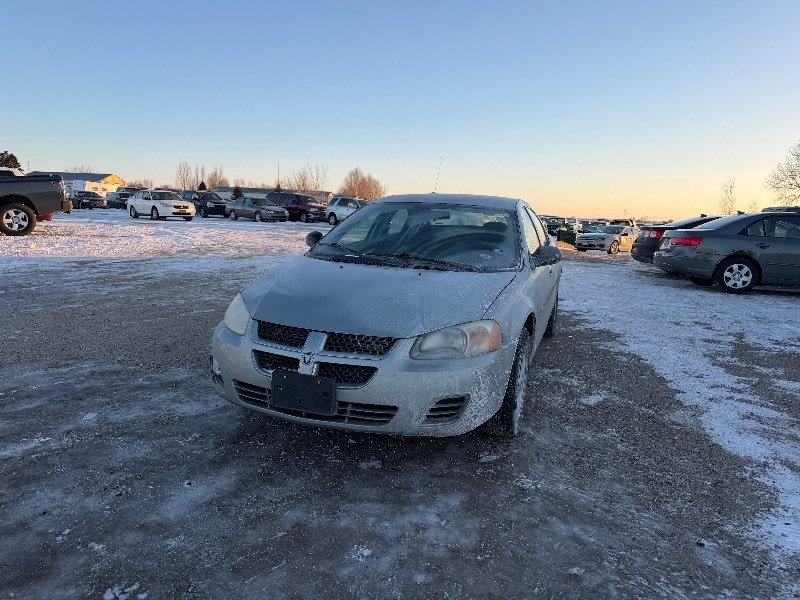 lot 14 image: 2006 Dodge Stratus