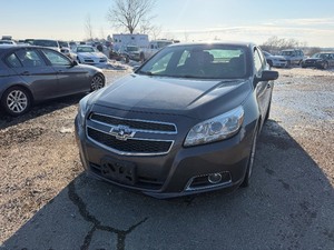 lot 2 image: 2013 Chevrolet Malibu