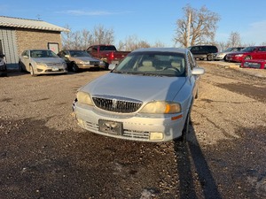 lot 9 image: 2002 Lincoln LS