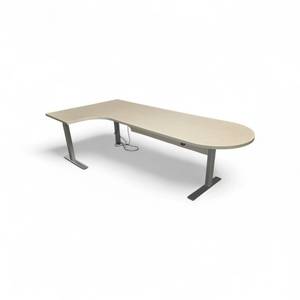 lot 158 image: Fully Adjustable Power PTop Table 96x48x30