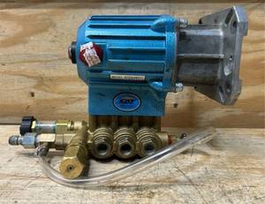 lot 19 image: CAT Pump 67DX39G11 Plunger Pump - 3.9GPM, 4000 PSI Msrp $749.99