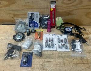 lot 134 image: Random lot of 20