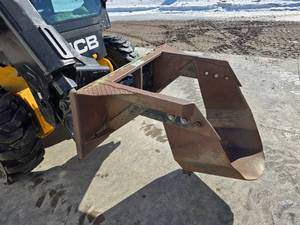 lot 20 image: Tree Spade Used