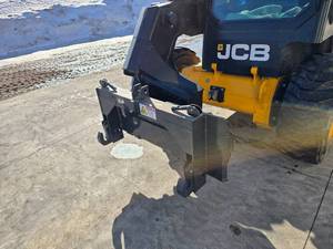 lot 25 image: Wolverine 3 Point Quick Hitch Cat- 2