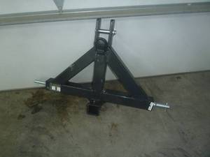 lot 102 image: Wolverine 3 Point to 2 Receiver Adapter  Black