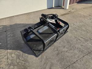 lot 72 image: Wolverine Mini Skid Steer Stump Grapple 44