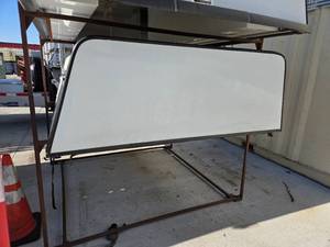 lot 6 image: LEER Ford F250350 Contractor Topper