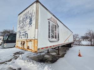 lot 7 image: 48 Semi Trailer Storage Unit