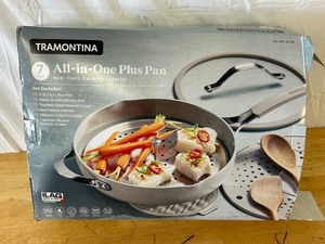 lot 38 image: Tramontina 7 Piece All-in-One Plus Pan - Used