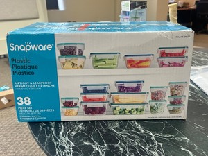 lot 45 image: Snapware Plastic 38 Piece Set