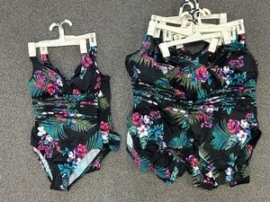 lot 80 image: (11) 2-Medium 9-Large Black Womens Swimsuits