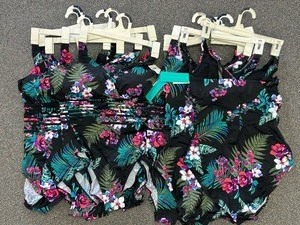 lot 75 image: 12 Large Black Womens Swimsuits - MSRP $540